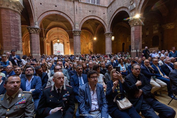 Palio di agosto, luned&igrave; 10 agosto si svela il drappellone di Teodora Axente