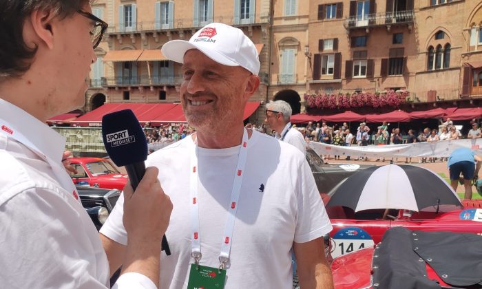 Rudy Zerbi in Piazza del Campo con le 1000 Miglia