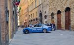 Siena, è morta la 41enne caduta dalla finestra di un palazzo in via Banchi di Sopra