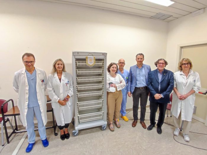 Il Rotary Club Valdelsa dona un armadio-carrello portafarmaci a Campostaggia
