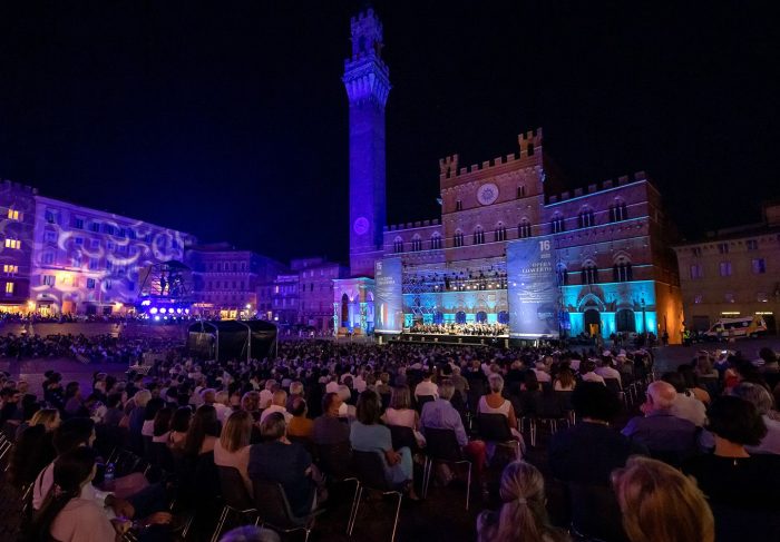 Siena: la grande musica torna protagonista in Piazza del Campo, con Daniele Gatti e Uto Ughi