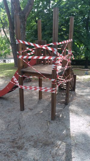 Siena: atti vandalici al parco &ldquo;Iris Origo&rdquo;, danni da 10mila euro