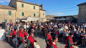 La Festa Medievale "Monteriggioni di torri si corona" gratuita per tutti i residenti