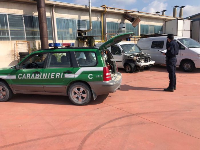 Chiusi: inquinamento idrico e gestione illecita di rifiuti, denunciato titolare di un'autofficina