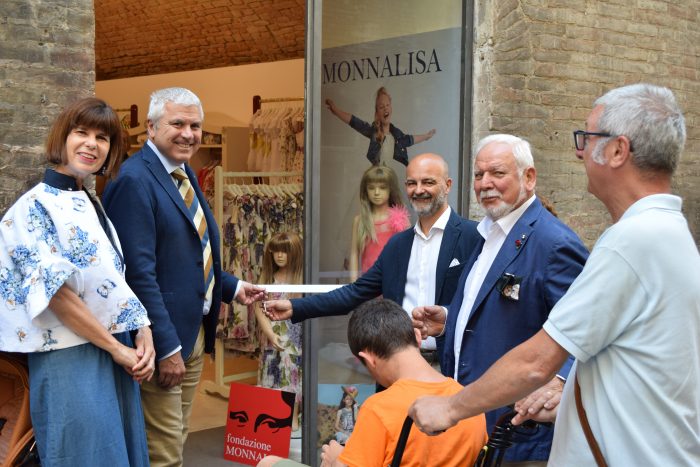 Siena: inaugurazione Charity Shop Monnalisa all'insegna di inclusione e solidariet&agrave;