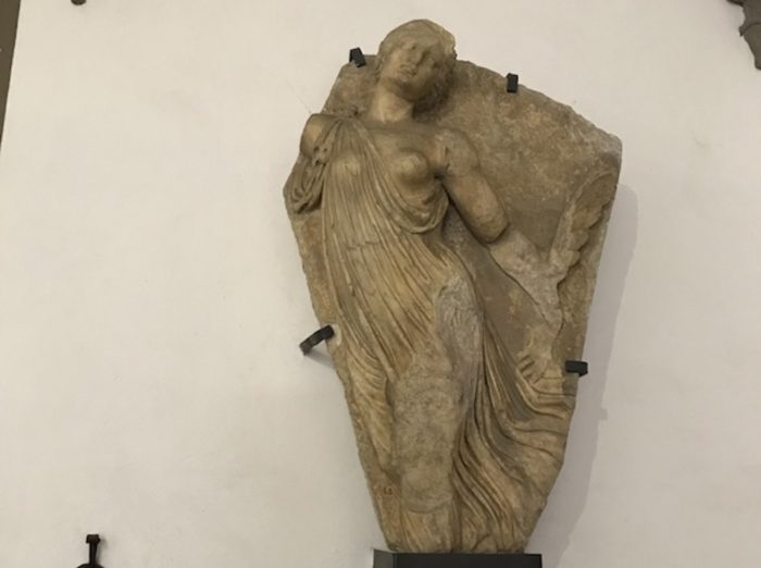 Il rilievo romano con Vittoria splenderà al Museo Archeologico Nazionale di Siena