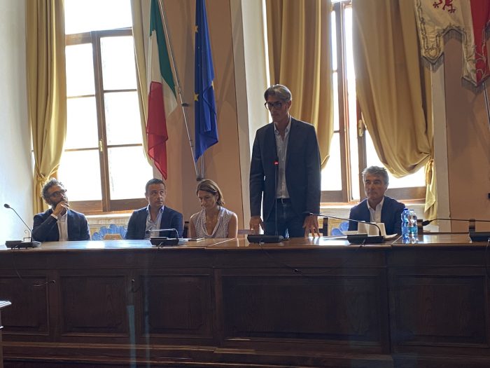 Treno + bus, parte il nuovo servizio intermodale "Montepulciano Centro"