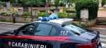 Poggibonsi: minaccia una barista con un coltello, tenta di rapinare una donna e aggredisce i carabinieri. Arrestato 20enne