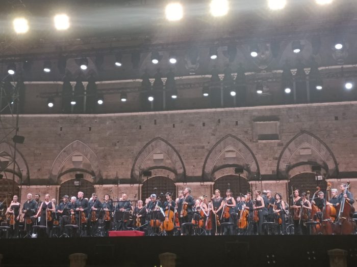 "Concerto per l'Italia", serata magica in Piazza del Campo