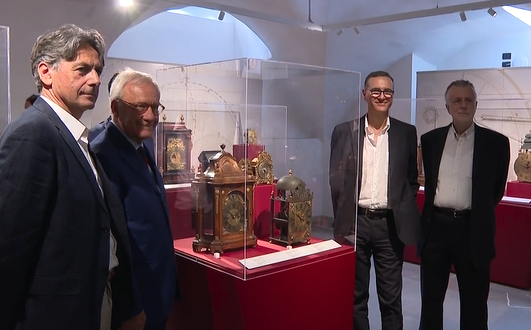 "Ore italiane", aperta a Firenze la mostra degli orologi raccolti da Antonio Lenner
