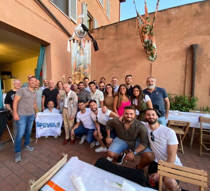 Polizia: visita al museo della Selva per raccontare ai nuovi agenti il Palio e le Contrade