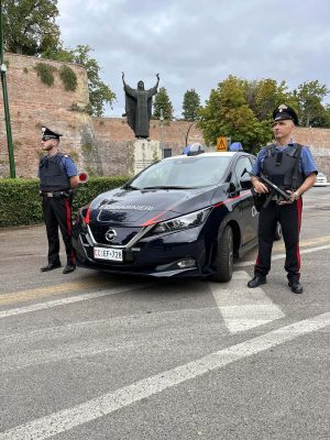 Siena: aggressioni e rapine in pieno centro, denunciati tre minorenni