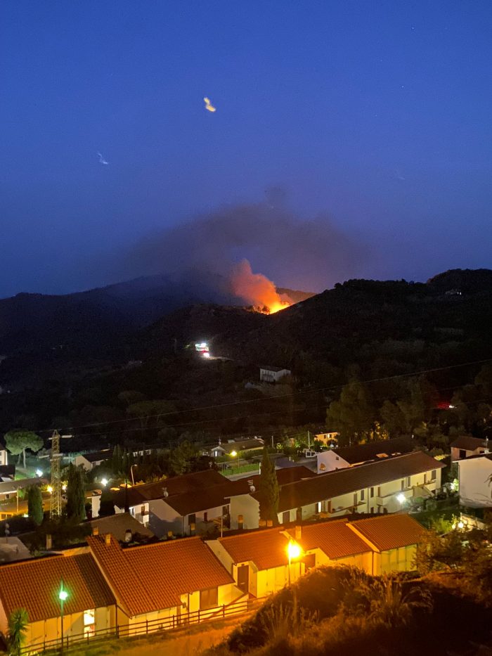 Isola d'Elba: la testimonianza del senese Marco Collini, il primo a segnalare l'incendio nel comune di Rio