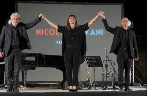 Nicola Piovani alla Chigiana con 'Note a margine'. Con immagini di Milo Manara