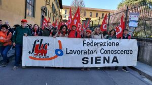 Personale docente a tempo indeterminato, la Cgil Siena protesta: "Attribuiti meno del 50% dei posti disponibili"