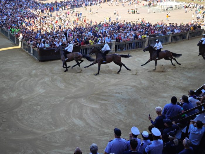 Palio di agosto: le batterie della Tratta in tempo reale
