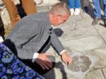 Inaugurata a Sinalunga la pietra dell’artista Loris Cecchini per il progetto ECO della rete Vi.Va Valdichiana
