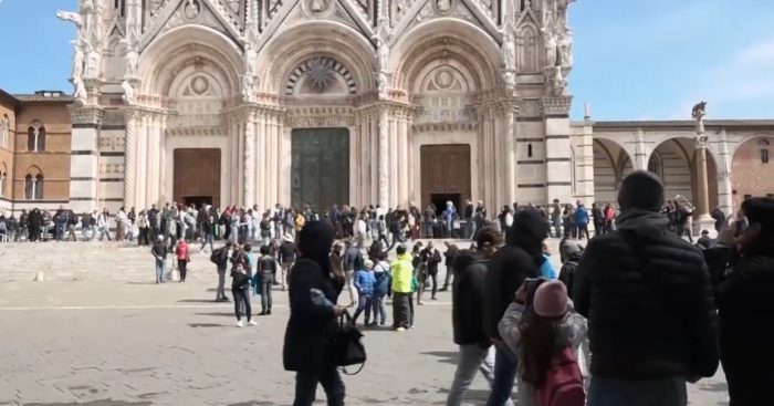 Turismo, oltre 75mila presenze in sette giorni al Duomo di Siena