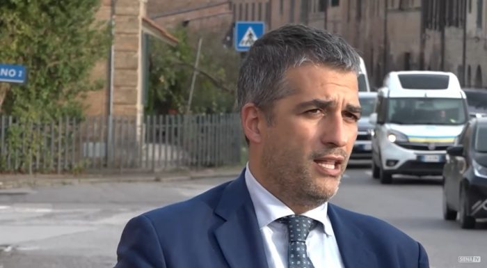 Poggibonsi, alberi lungo la ferrovia: ordinanza del sindaco per la messa in sicurezza