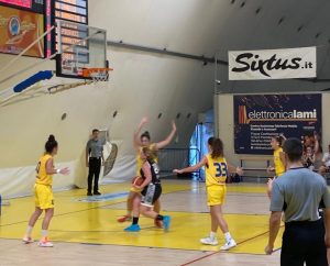 Basket B femminile, il Costone espugna Piombino. Al PalaTenda finisce 45-58