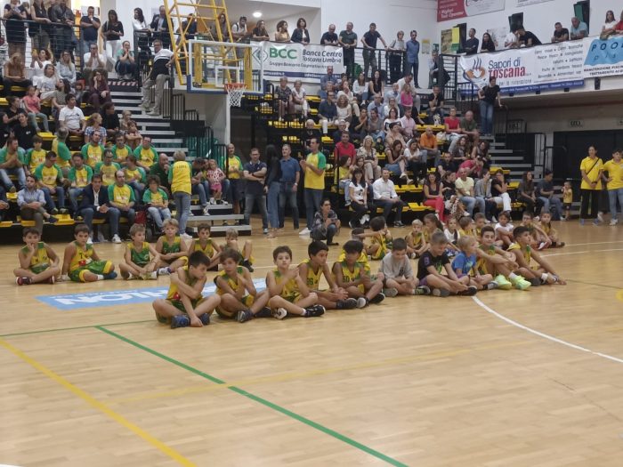 Grande entusiasmo al PalaOrlandi per la presentazione delle squadre del Costone Siena