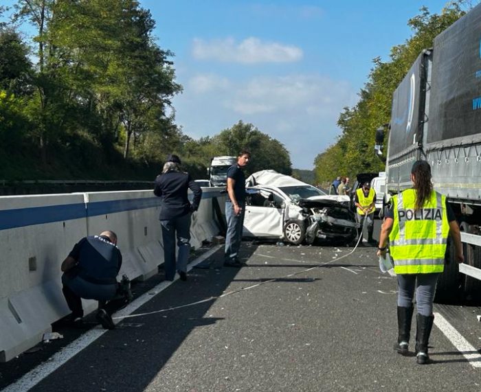 Tamponamento mortale sull'Autopalio, chiusa l'indagine: camionista accusato di omicidio stradale