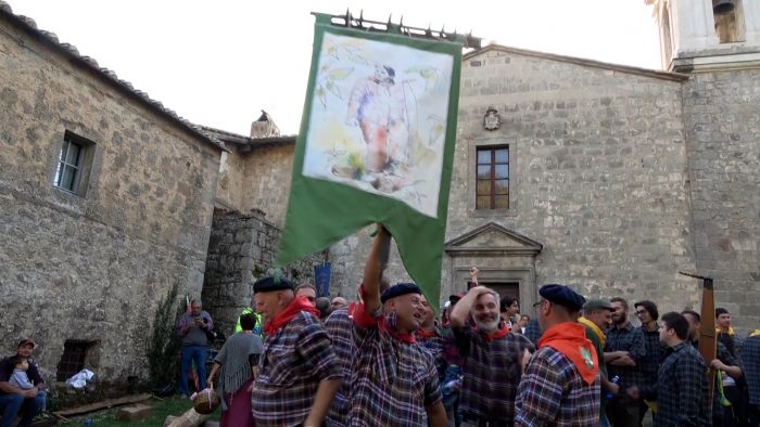 Vivo d'Orcia, rione Pian delle Mura vince la XXI edizione del Palio del Boscaiolo