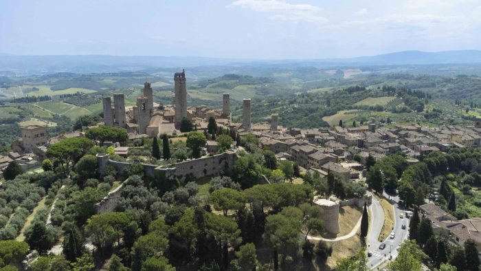San Gimignano, nuovo logo e sito per promuovere un turismo sostenibile