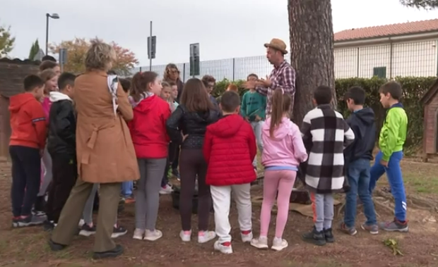 San Gimignano, al via alla scuola primaria di Ulignano la piantagione del bosco didattico realizzato da Unicoop Firenze