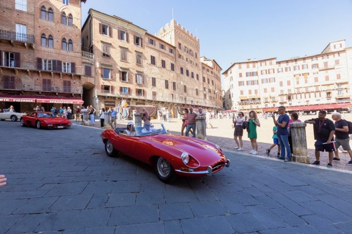 Siena: “Eleganza nella Bellezza 2025", concorso per Auto d’Epoca