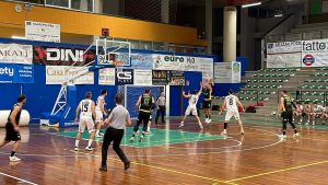 Basket Serie C - La Vismederi Costone Siena inciampa a Sansepolcro: i Dukes vincono 76-73