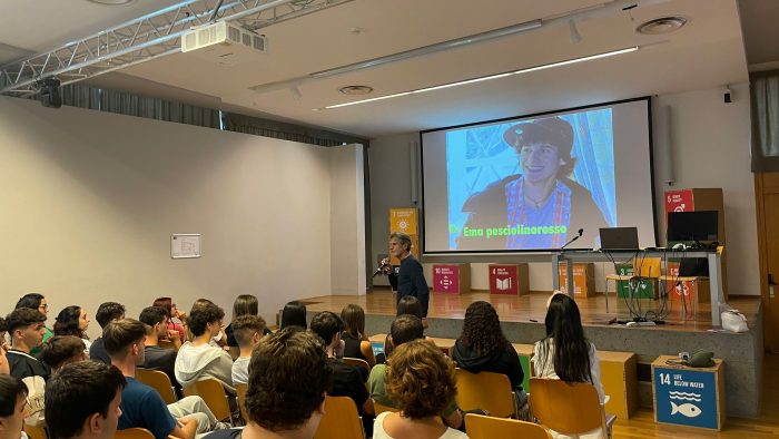 Adolescenti e dipendenze, gli studenti del Caselli di Siena incontrano l'Associazione Pesciolino Rosso