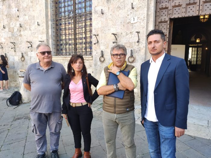 Whirlpool, sindacati dopo incontro in comune: "Arrivare al tavolo ministeriale &egrave; una priorit&agrave;"