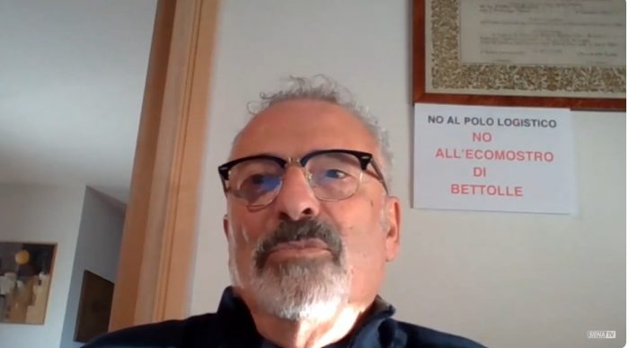 Sinalunga, il Comitato del no al polo logistico a Bettolle risponde al sindaco: "Non si preoccupa della salute dei cittadini"