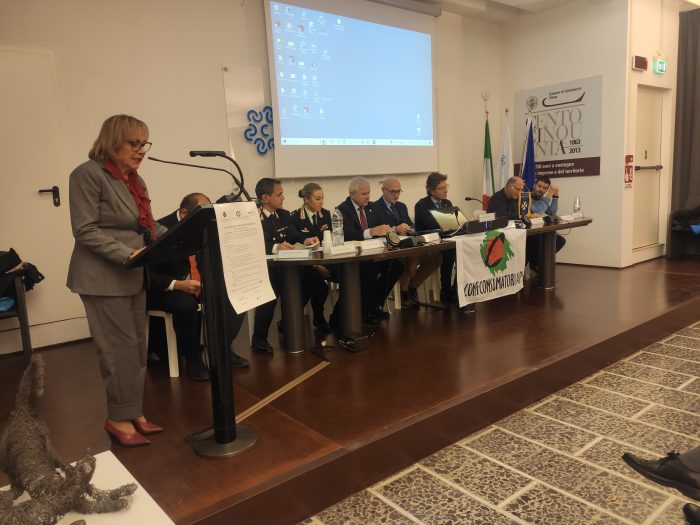 Ondata di truffe telefoniche, online e bancarie a Siena: Confconsumatori e Carabinieri spiegano le tecniche per difendersi