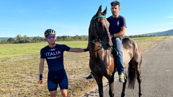 Mens Sana, sfida tra un cavallo e Duccio Marsili: chi sarà il più veloce?
