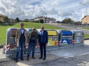 Montepulciano: inizia da Acquaviva l'installazione dei cassonetti ad accesso controllato e la consegna delle 6Card