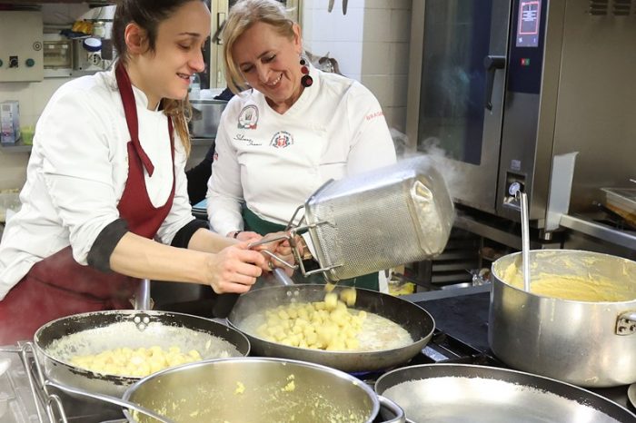 Tra Pienza e Chianciano, la cucina a 4 mani fa scuola. Con Girogustando cuochi in cattedra all'Artusi