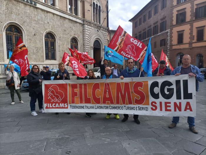 Siena, lavoratrici pulizia Poste Italiane: "Siamo diventate schiave"