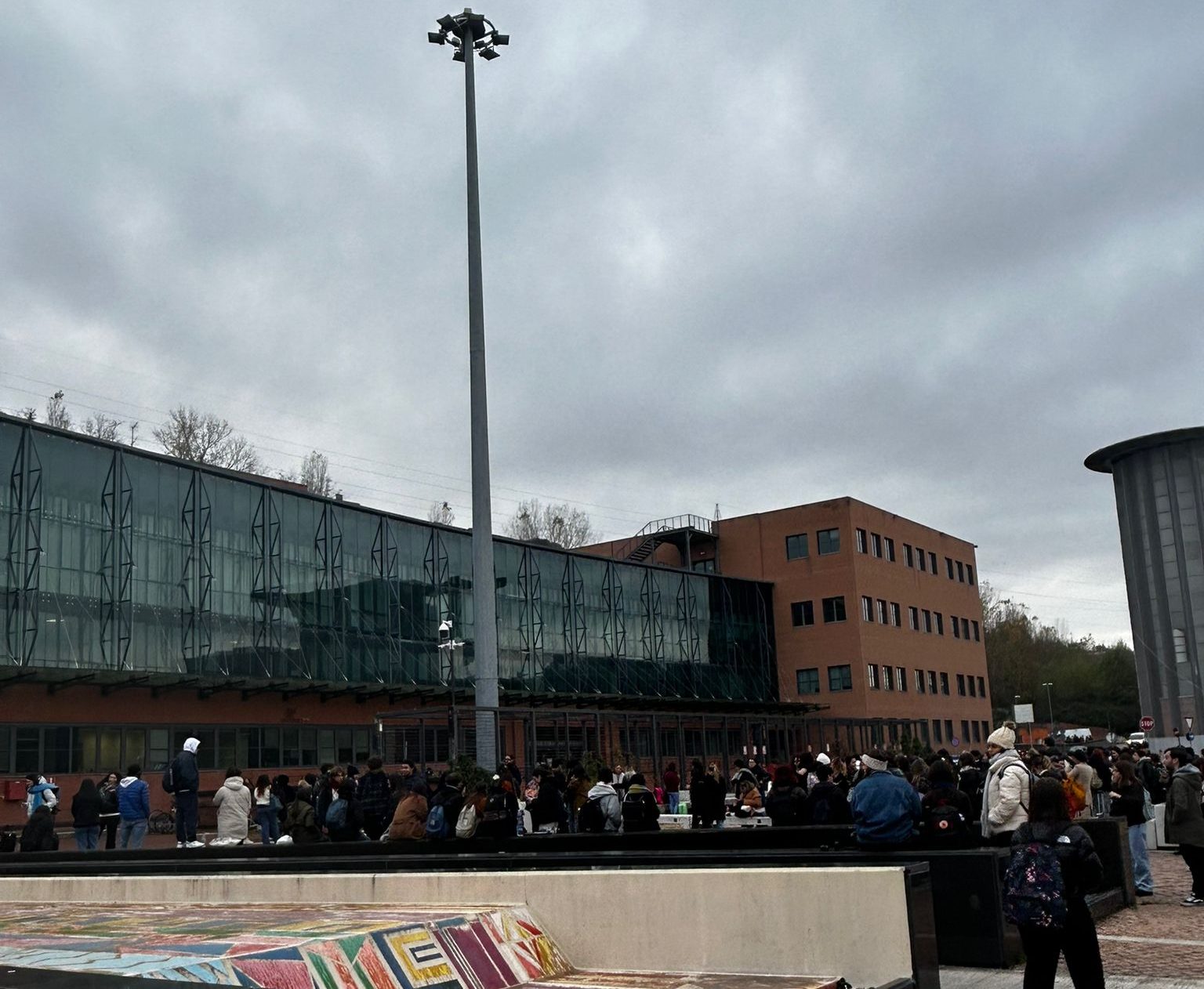Allarme bomba, evacuata l'Università per Stranieri di Siena | Radio ...