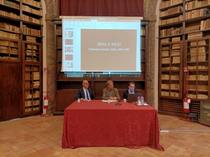&ldquo;Sguardi sul Palio 1954-2022", presentato il libro di Lorenzo Gonnelli