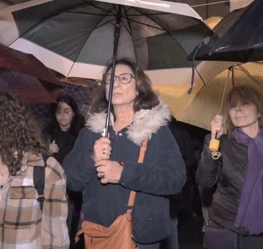 sit in violenza donne Piazza Tolomei (3)