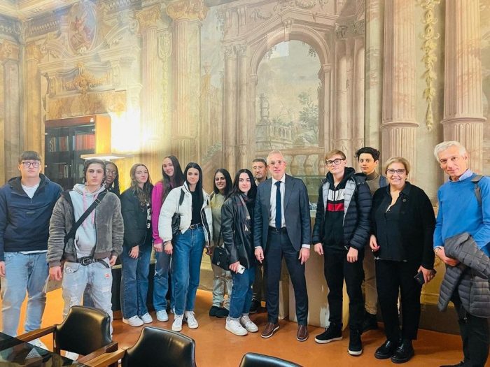 Liceo economico sociale Piccolomini di Siena in visita al Consiglio regionale