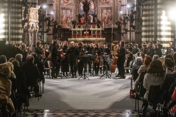 "Musica in Cattedrale", orchestra e coro del Liceo Musicale Piccolomini in concerto al Duomo