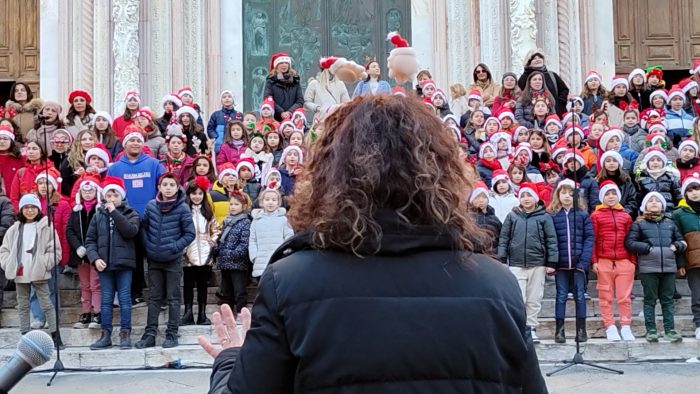 Siena, le voci di 500 bambini fanno da colonna sonora al Natale