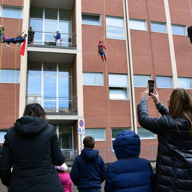natale edilizia acrobatica round table 41 supereroi 4