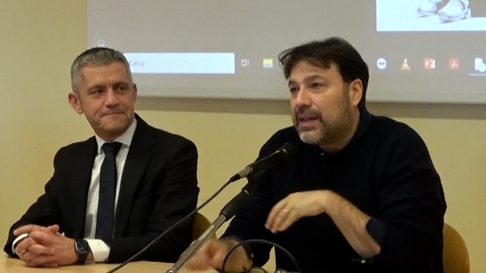 Montanari all'Agorà dell'Aou Senese ribadisce il "no" alla candidatura a Firenze e dichiara amore a UniStraSi