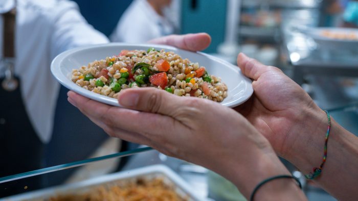 Siena, mensa Sant’Agata sul podio nell’impegno per il clima grazie ad una ricca offerta di piatti vegani