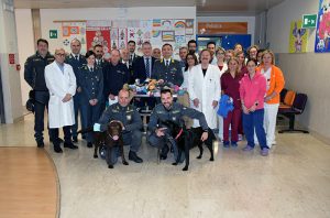 Scotte Siena, La Befana della Guardia di Finanza porta sorrisi e spensieratezza ai bimbi della pediatria