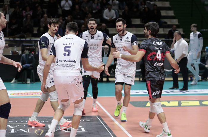 La Emma Villas Siena non si ferma, al PalaEstra i senesi schiacciano 3-0 Reggio Emilia